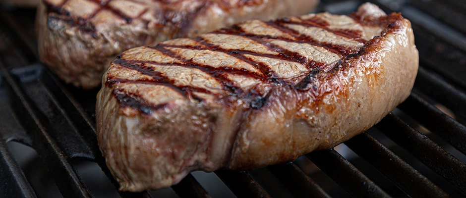 einde dry aged entrecote met zelfgemaakte chimichurriboter bbq marc devleesboerderij